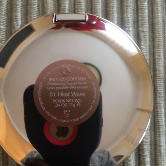 Estée Lauder Bronze Goddess Hilighting Powder - Picture 3 of 5
